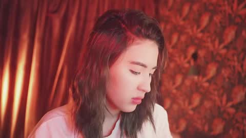 Nayeon online show from December 20, 3:10 pm