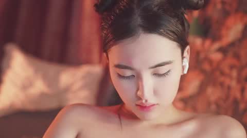 Nayeon online show from December 20, 6:13 pm