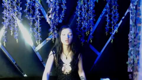 aurora online show from September 13, 5:02 pm