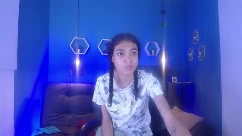 Snapshot of aurora_ath chatting on April 21, 5:47 am Aurora ath online show from April 21, 5:47 am