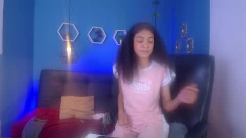 Snapshot of aurora_ath chatting on April 24, 5:21 am Aurora ath online show from April 24, 5:21 am