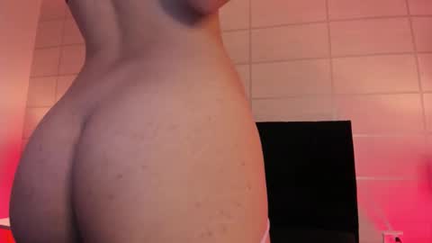 Aurora  online show from October 30, 3:41 am