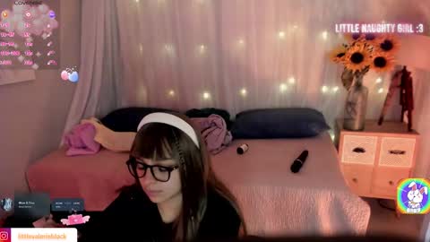 Snapshot of aurora_blaack chatting on September 9, 4:56 am val online show from September 9, 4:56 am