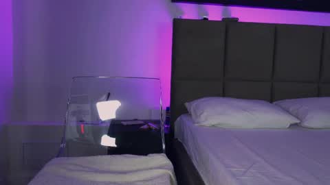 Snapshot of aurora_cherry chatting on April 18, 9:48 pm Aurora online show from April 18, 9:48 pm