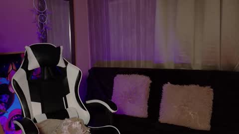 aurora_collins08 online show from November 19, 5:46 pm