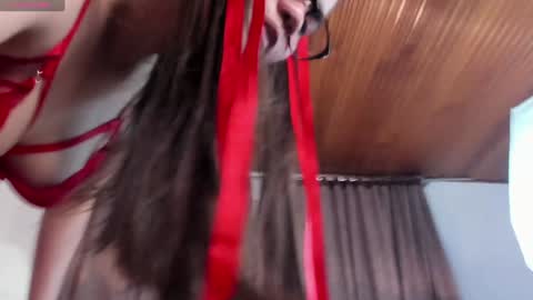 Snapshot of aurora_divine chatting on December 18, 8:03 pm aurora_divine online show from December 18, 8:03 pm