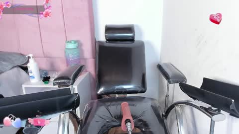 Snapshot of aurora_divine chatting on December 31, 1:47 am aurora_divine online show from December 31, 1:47 am