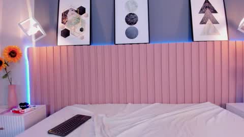 Aurora online show from March 19, 3:05 pm