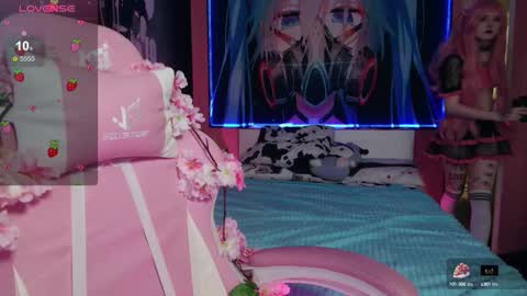 Snapshot of aurora_radiance chatting on September 16, 8:04 am Serena online show from September 16, 8:04 am