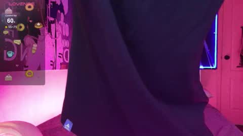 Snapshot of aurora_radiance chatting on October 22, 9:09 am Serena online show from October 22, 9:09 am