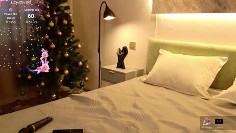 Snapshot of aurora_radiance chatting on December 18, 9:04 am Serena online show from December 18, 9:04 am