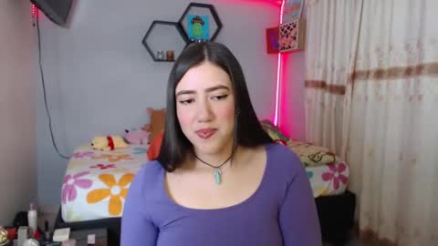 Snapshot of aurora_shy_ chatting on February 7, 4:27 am Aurora online show from February 7, 4:27 am