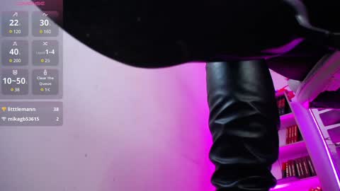 Aurora online show from December 10, 6:06 pm