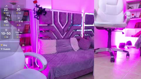 Aurora online show from December 13, 3:21 pm