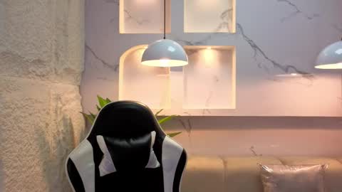 Snapshot of aurora_tp chatting on February 12, 2:39 am AURORA online show from February 12, 2:39 am