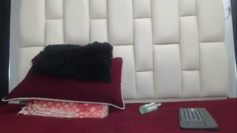 auroraa_miller online show from December 28, 12:24 pm