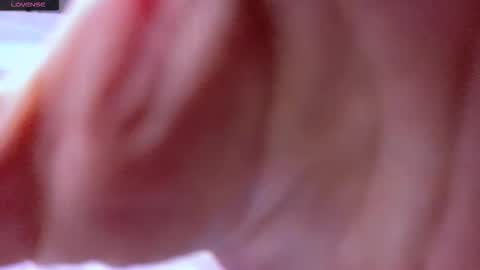 Aurora  Follow me online show from December 13, 10:48 pm