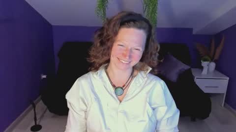 Snapshot of auroraborealis__ chatting on September 18, 7:10 am auroraborealis__ online show from September 18, 7:10 am