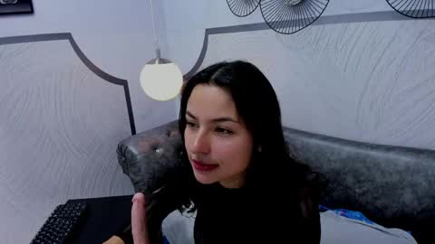 AuroraGracce online show from April 15, 11:50 am