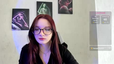 aurorakanie online show from February 4, 5:02 am