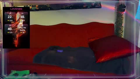 Snapshot of aurorarav3n chatting on October 7, 1:36 am Aurora Rav3n online show from October 7, 1:36 am