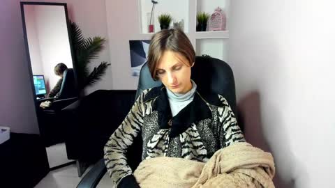 Aurora online show from December 19, 4:34 am