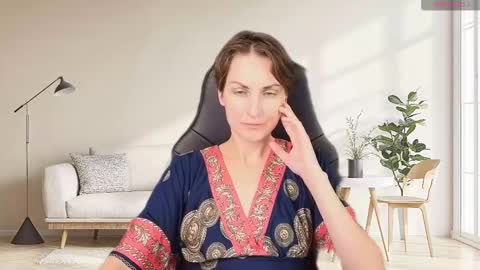 Aurora online show from November 30, 3:05 pm