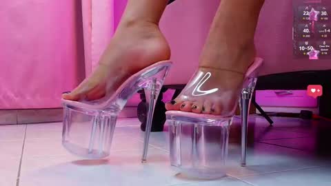 Snapshot of aurorasim chatting on February 4, 12:44 pm Aurora online show from February 4, 12:44 pm