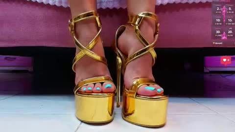 Snapshot of aurorasim chatting on February 15, 1:52 pm Aurora online show from February 15, 1:52 pm