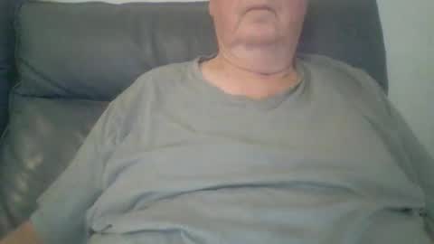 Snapshot of aussie1955 chatting on February 5, 7:29 pm aussie1955 online show from February 5, 7:29 pm