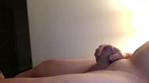 Snapshot of aussie_fatcock chatting on February 27, 1:17 pm Aussie fatcock online show from February 27, 1:17 pm