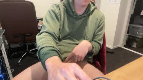Snapshot of aussiedill_1 chatting on July 11, 5:54 am aussiedill_1 online show from July 11, 5:54 am