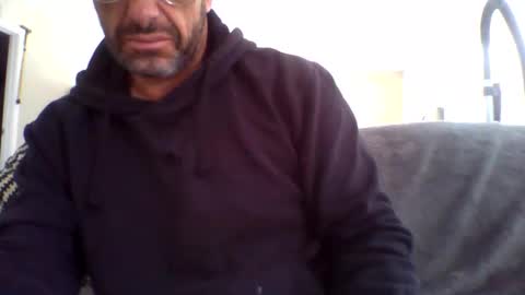 aussieguy59660 online show from October 12, 12:09 am