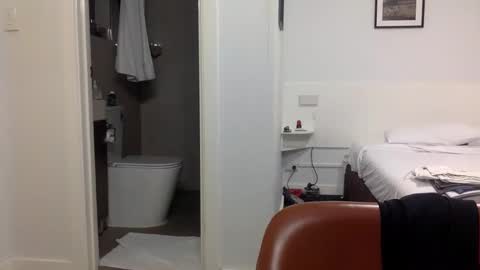 aussieguy59660 online show from March 19, 10:52 am