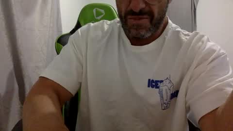 aussieguy59660 online show from April 30, 10:21 am