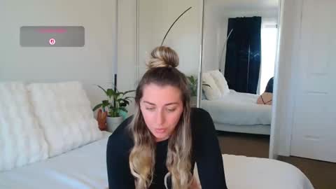 aussielulu online show from September 18, 1:18 am