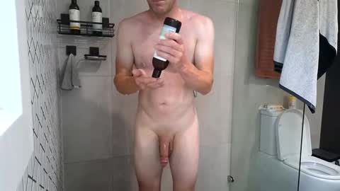 Snapshot of aussieweapon chatting on January 8, 10:58 pm Nick online show from January 8, 10:58 pm