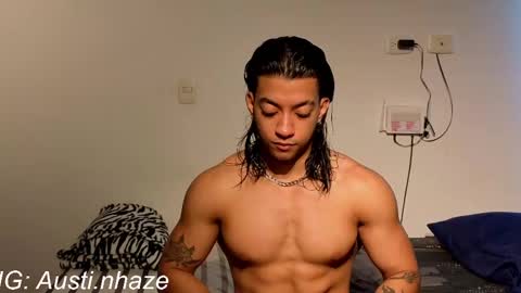 Snapshot of austiin_haze chatting on April 18, 9:59 pm Austin online show from April 18, 9:59 pm