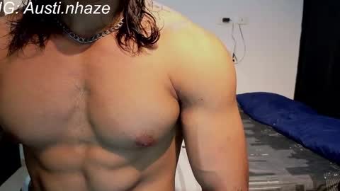 Snapshot of austiin_haze chatting on April 19, 10:12 pm Austin online show from April 19, 10:12 pm