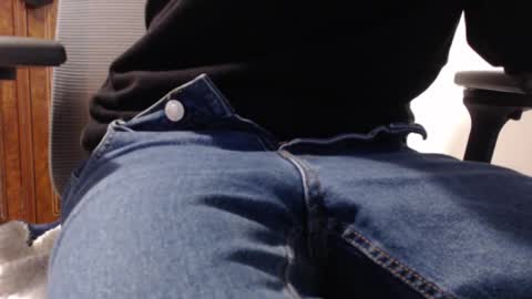 Snapshot of austin_breaker chatting on February 8, 5:38 pm austin_breaker online show from February 8, 5:38 pm