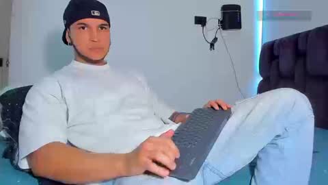 A online show from March 13, 10:27 pm