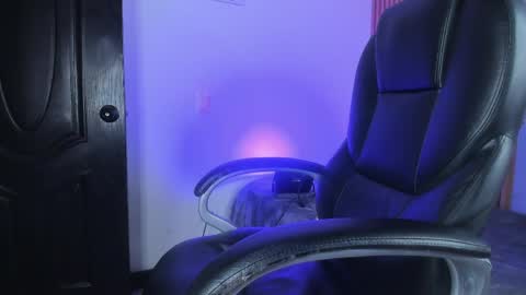 austin_rouse online show from April 12, 7:52 pm