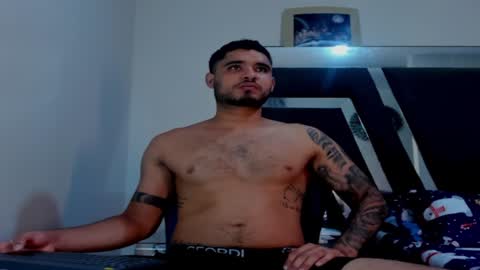 AustinTorres  online show from December 5, 2:31 am