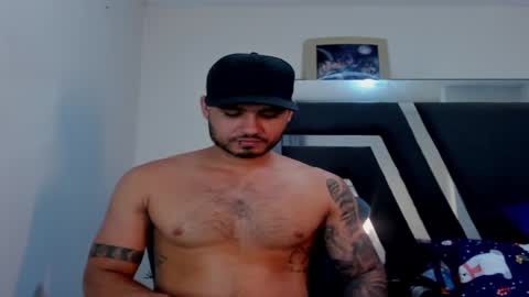 AustinTorres  online show from December 6, 3:19 am