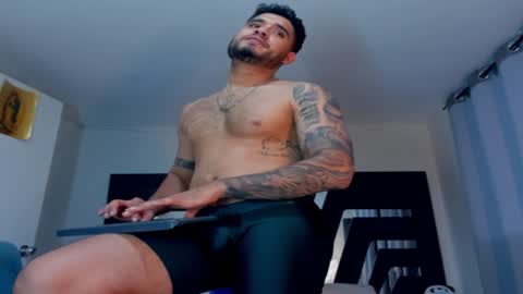 AustinTorres  online show from January 11, 4:59 am