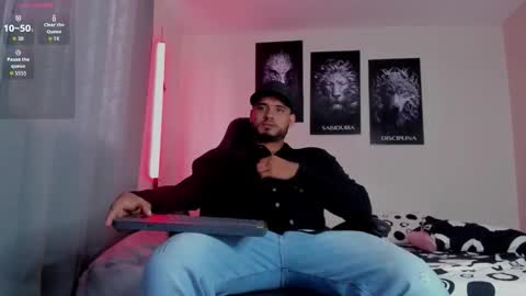 AustinTorres  online show from October 20, 9:59 pm