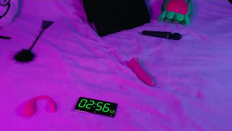 Autum Showers online show from May 6, 4:41 am