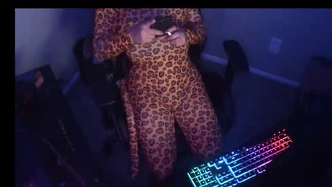 Snapshot of autumnklar51 chatting on October 29, 8:38 am autumnklar51 online show from October 29, 8:38 am