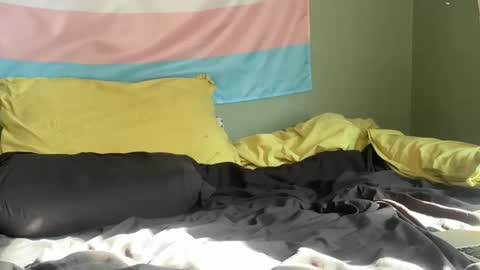 Autumn Loves You online show from March 4, 5:08 pm