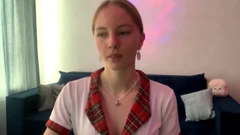 Annie online show from September 10, 9:09 am